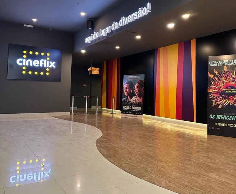 Agora a Azul tem oficialmente uma sala de cinema no Shopping JK